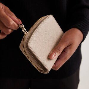 Quince Italian Pebbled Leather Compact Wallet // beige // NWT
